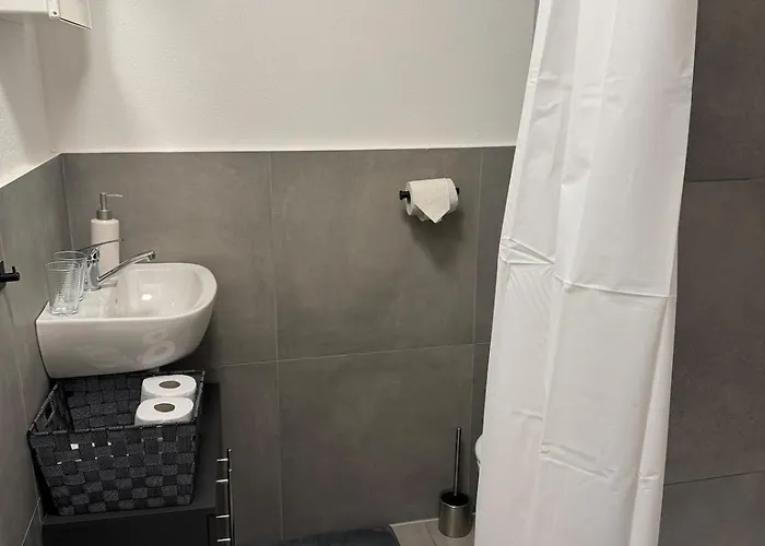 Modern 2 Bedroom With Balcony