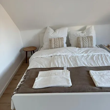 Modern 2 Bedroom With Balcony
